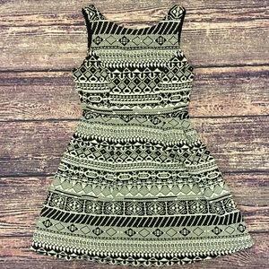 EUC Monteau Aztec Dress Sz M